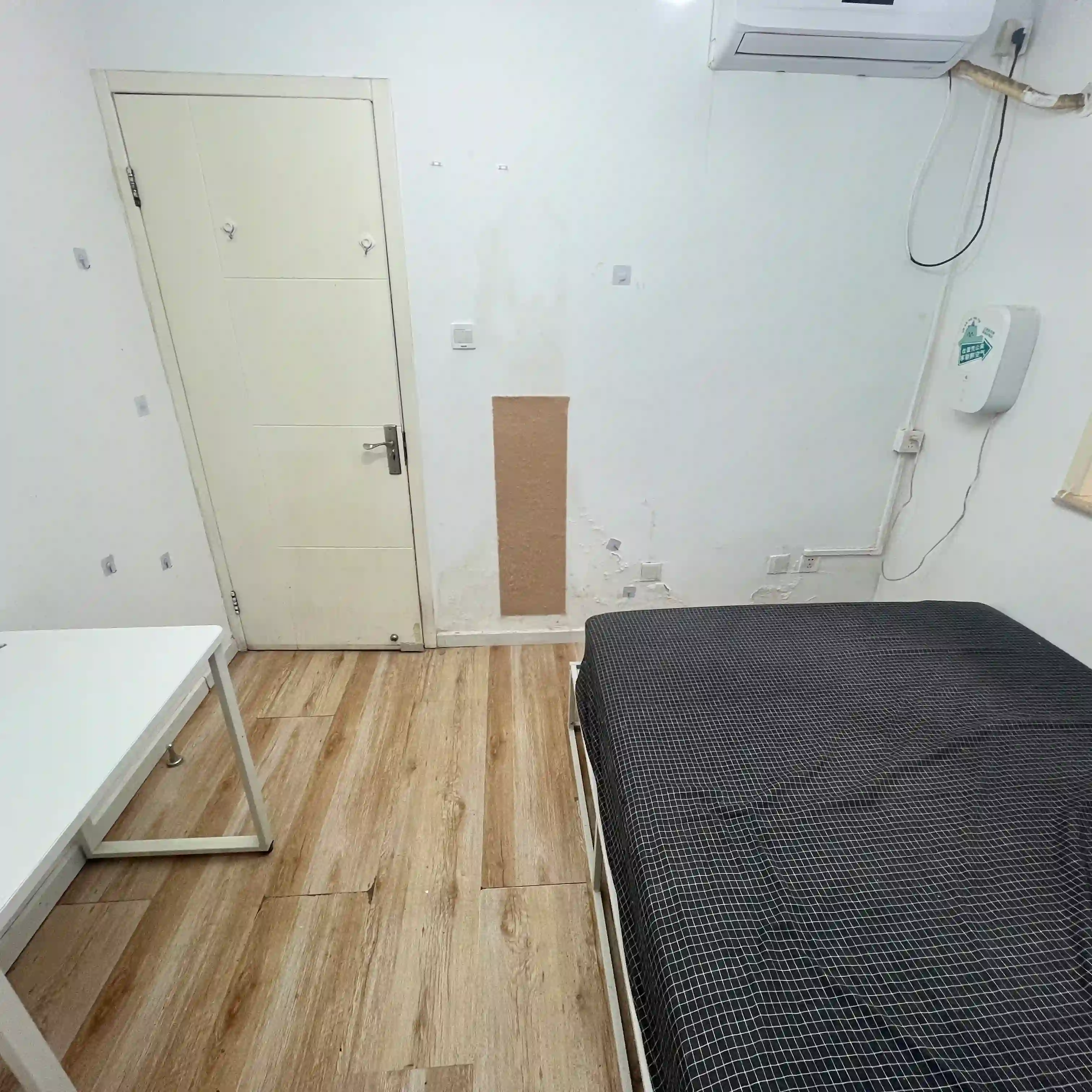 佰嘉城精装小次卧 育知路地铁8号线