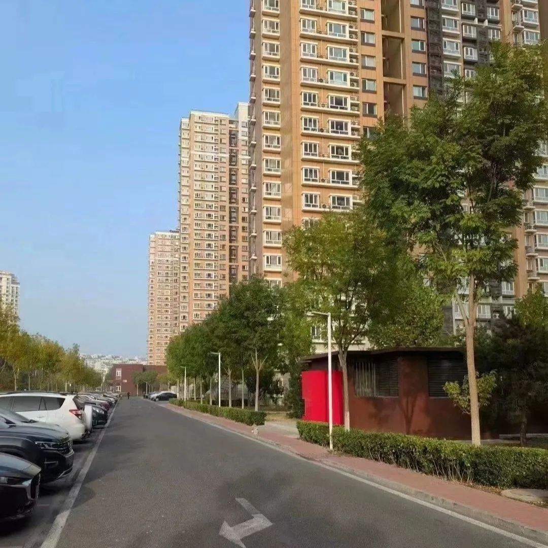 【房东直租无中介费】一号线八通线国贸 京铁潞园 89平两居改