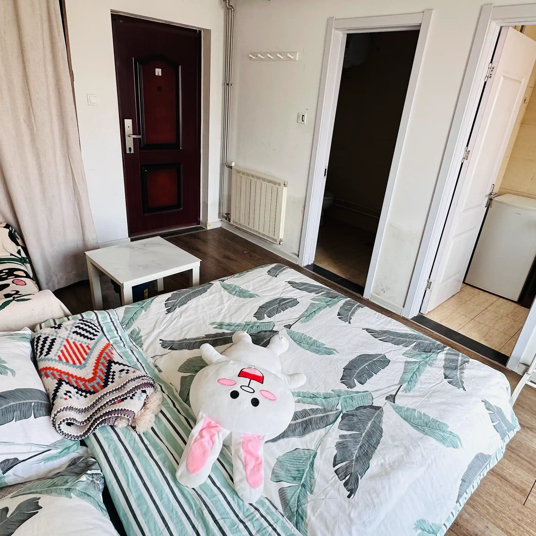 黄岛区精装公寓，随时可看，拎包入住，管家式服务，长短租均可